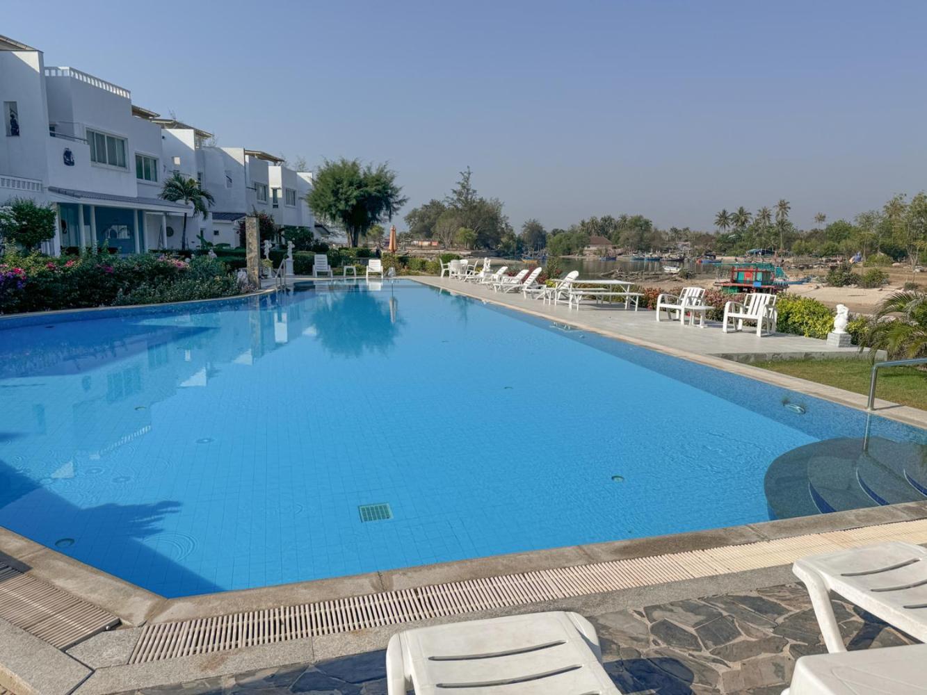 Absolute Beachfront Villa Ban Huai Yang Экстерьер фото